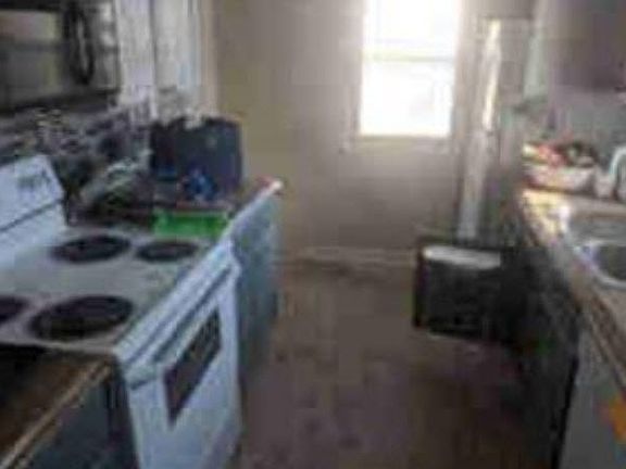 4th image of 406 Sheridan St