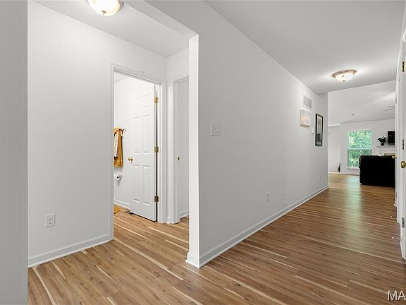 4th image of 145 Brookview Way Dr