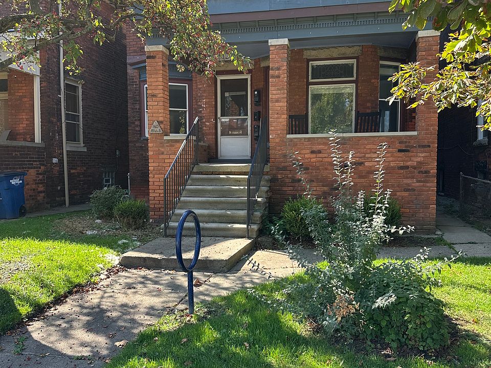 fRont of house