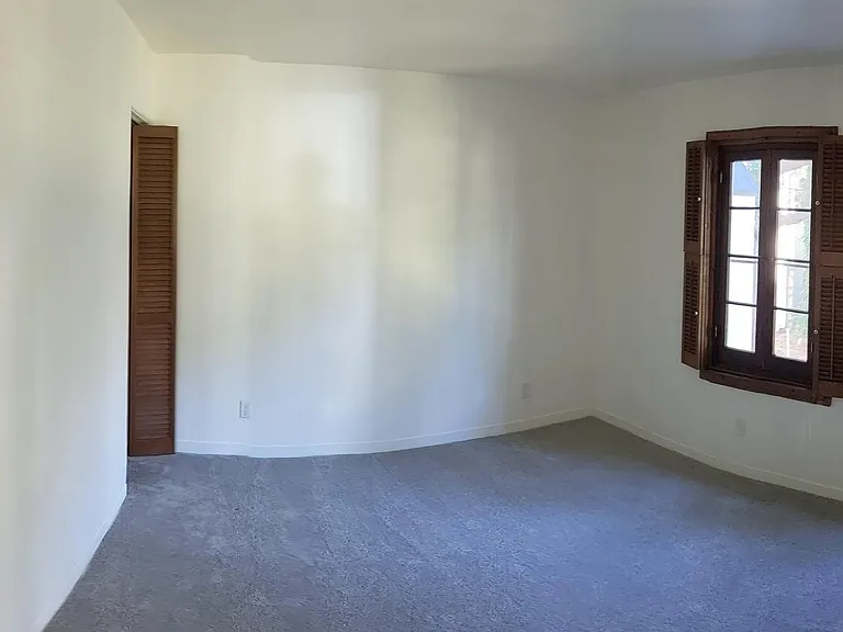 239 Orizaba Ave — Photo 16