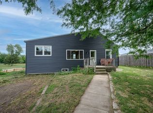 21 36th Ave SW, Cedar Rapids, IA 52404