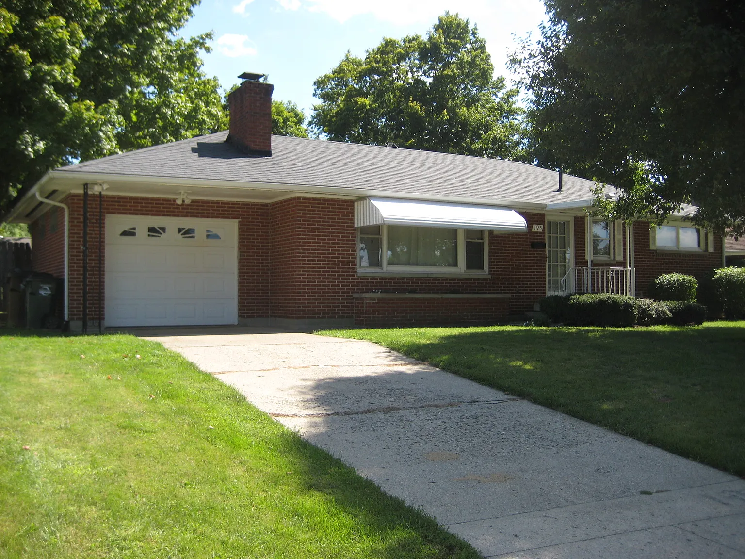 3 bed, 1206 sqft, $1,200 — Photo 1