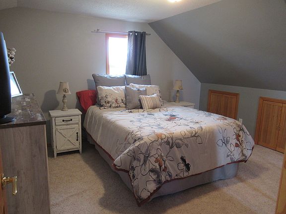 Upstairs bedroom 1