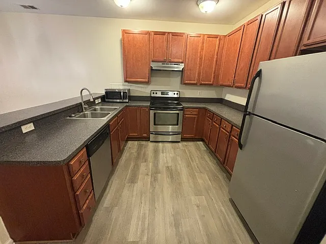 920 Southmoor Dr #204 — Photo 8