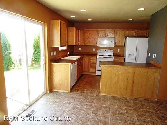 3rd image of 206 N Saint Charles Ln