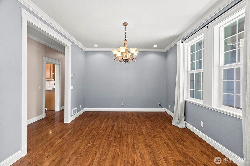 3rd image of 1480 Pacific Avenue