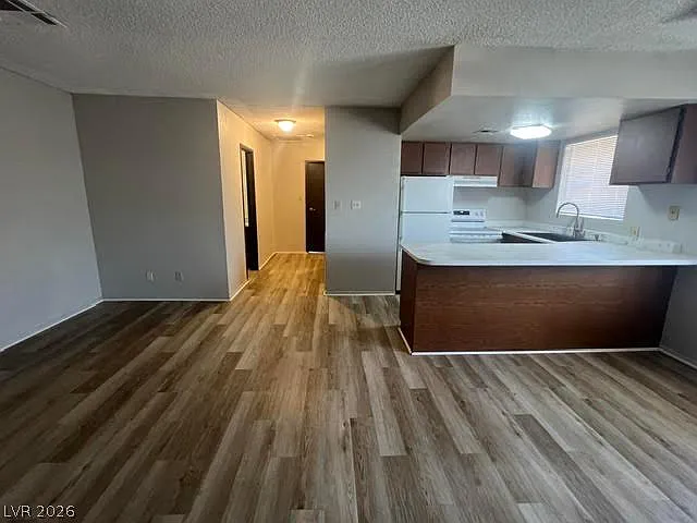 2 bed, 2.0 bath, 3744 sqft, $1,112 — Photo 1