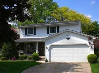 22338 Spencer Ln, Fairview Park, OH