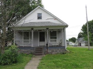 911 Madison St, Gillespie, IL 62033