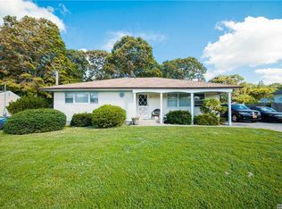 195 Smith Rd, Ronkonkoma, NY 11779