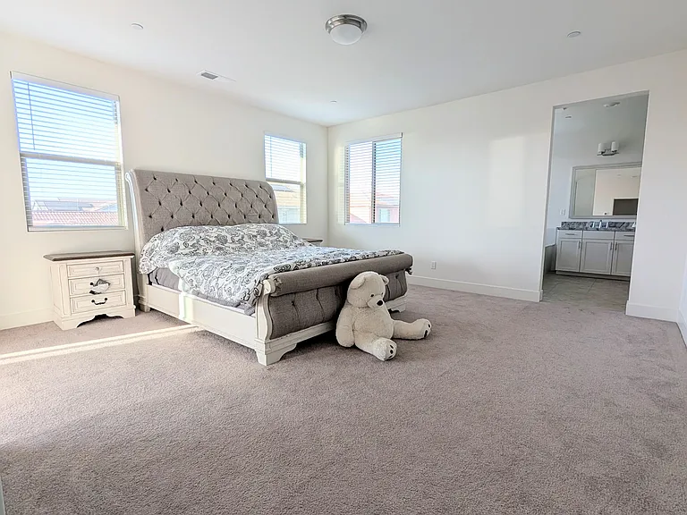 Master Bedroom
Experience the pinnacle of luxury in this palatial 650 sq ft master sanctuary. This sun-drenched, expansive retreat offers unparalleled floor space, perfect for a seating area. A true haven for ultimate comfort and daily rejuvenation.