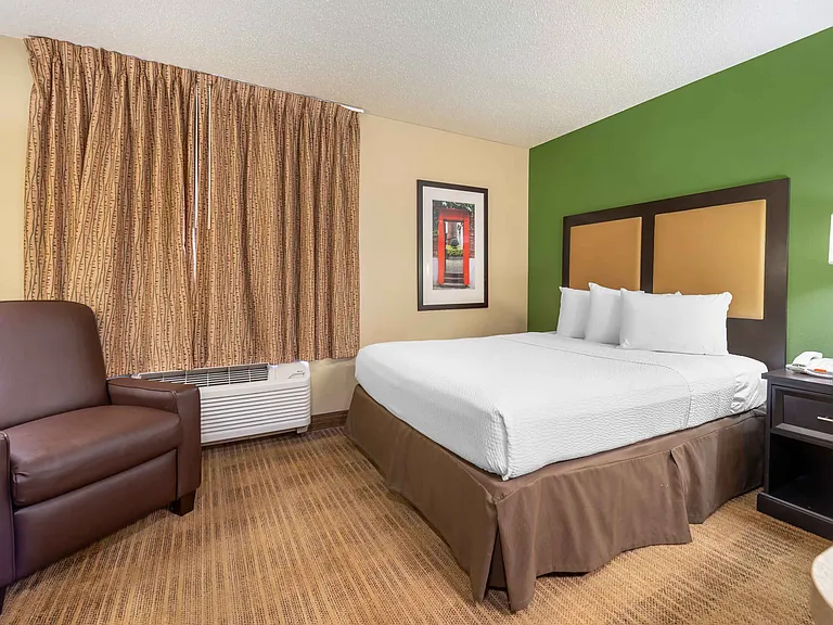Studio Suite - 1 Queen Bed