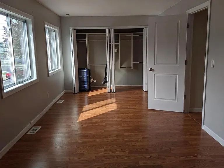 134 Kearney Ave — Photo 8
