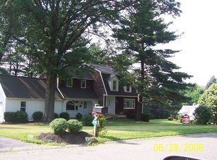 565 Collins Dr, Springfield, PA 19064