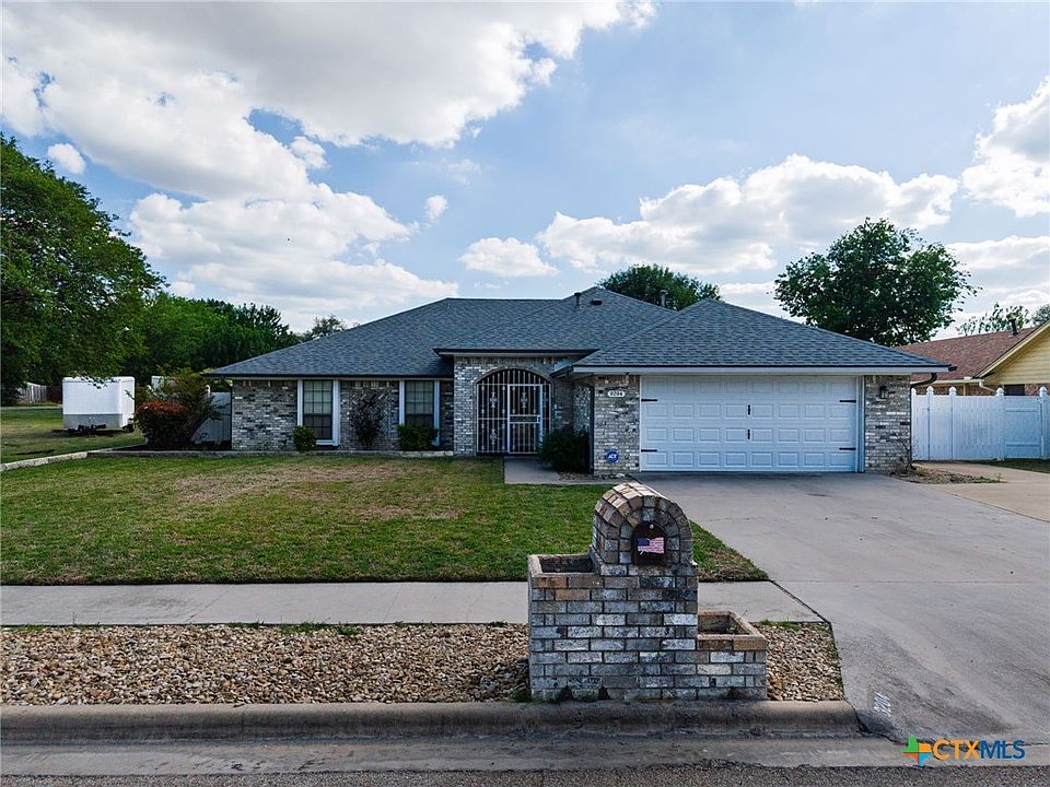 1st image of 3204 Pebble Dr