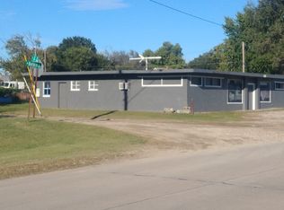 325 W Botkin St, Wellington, KS 67152