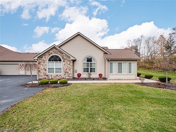 3rd image of 1471 Newman Dr