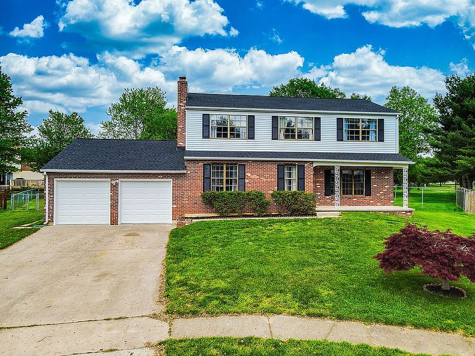 1st image of 33 White Dr