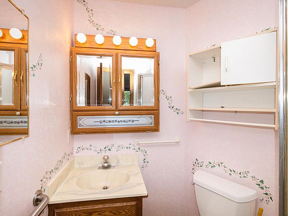 4th image of 2662 S Ave E