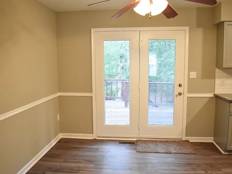 5405 Lee White Ln — Photo 8