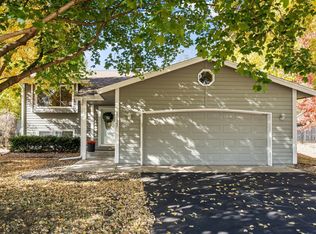 16147 Excelsior Dr, Rosemount, MN 55068