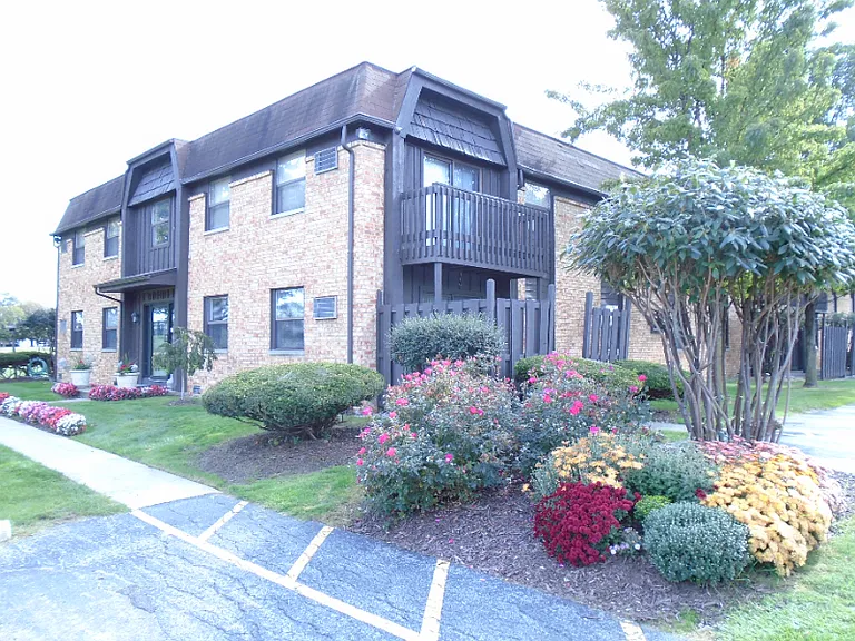 3141 Manley Rd — Photo 2