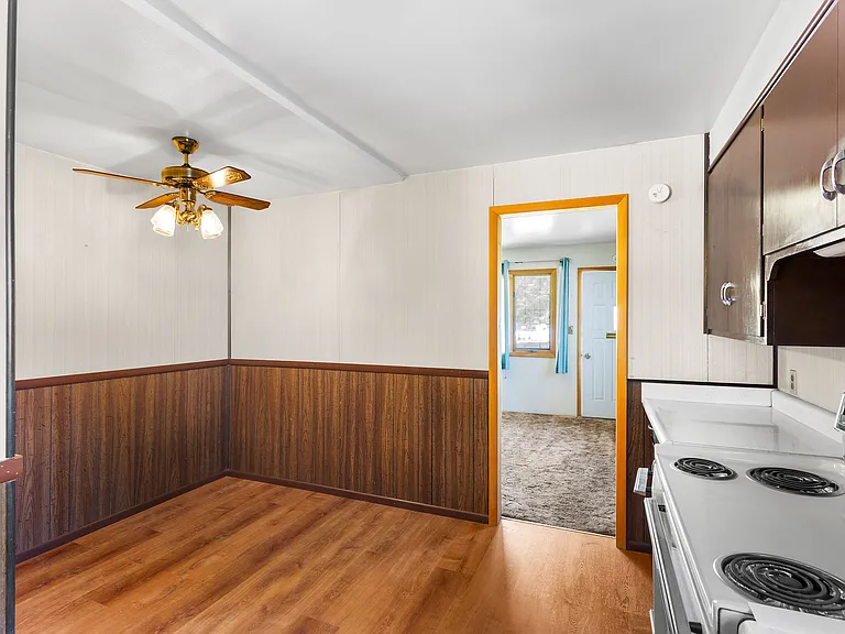 320 Clifford St — Photo 6