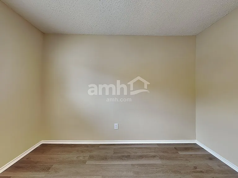 15312 Iola Cv — Photo 18