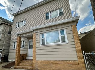 307 Amity St #2R, Elizabeth, NJ 07202
