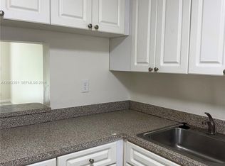 7825 Fairview Dr APT 204, Fort Lauderdale, FL 33321