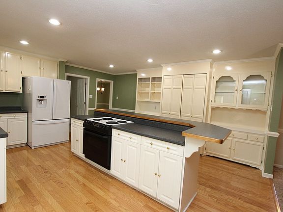 5th image of 101 Wren Pl