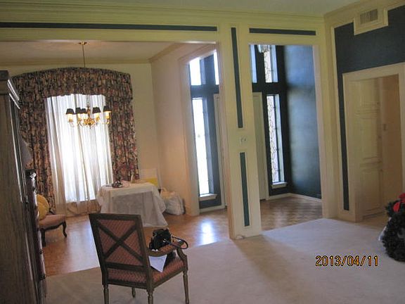 Formal Dining