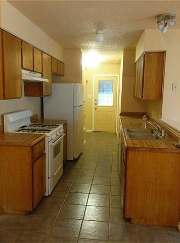 1st image of 706 Osage Dr APT B
