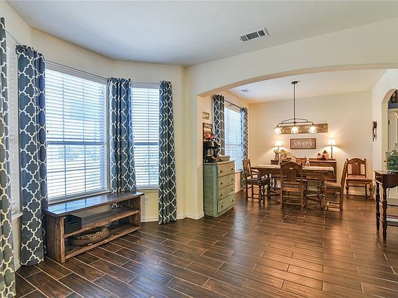 4th image of 3017 Ashlawn Ct