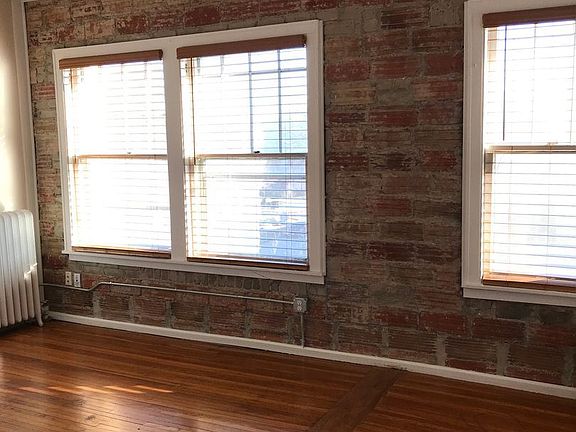 5th image of 2726 Girard Ave S #303