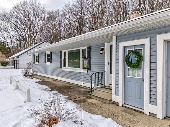3rd image of 15091 Fairmount Ct