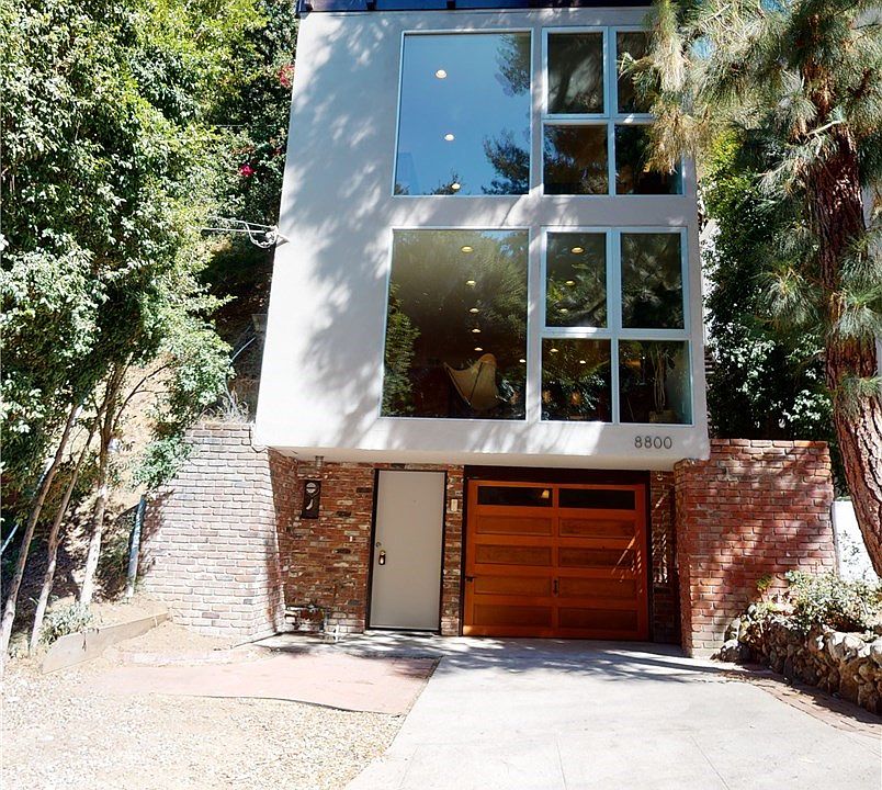 1st image of 8800 Wonderland Ave