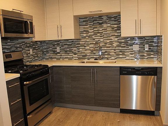 2nd image of 3714 Kelton Ave #404