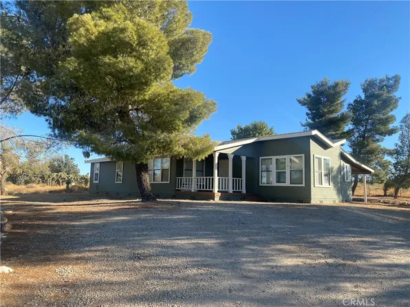 9623 Smith Rd, Phelan, CA 92371