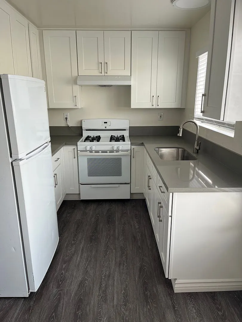 4179 Chamoune Ave — Photo 4