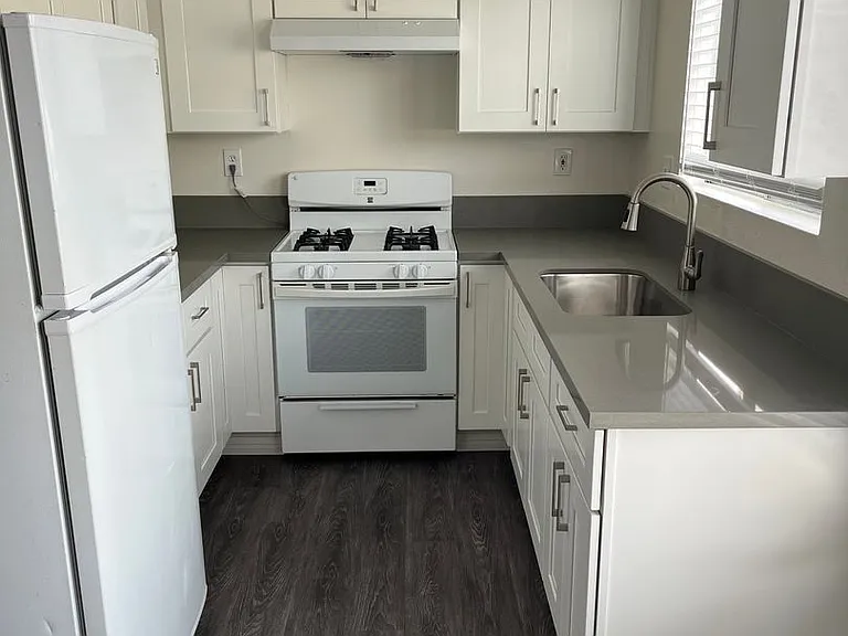4179 Chamoune Ave — Photo 4