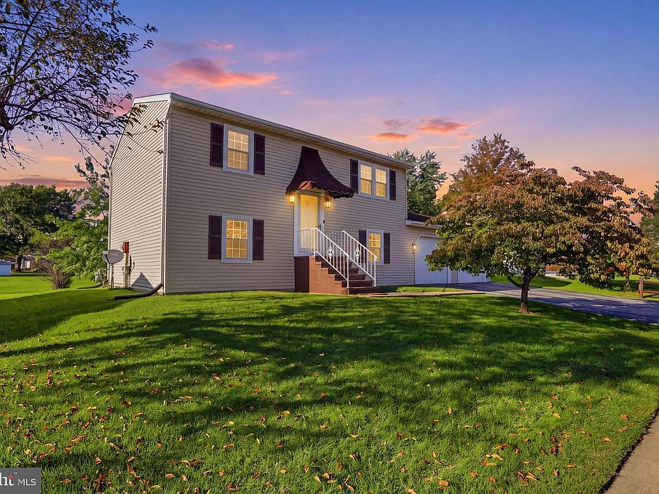 1st image of 2343 Heather Rd