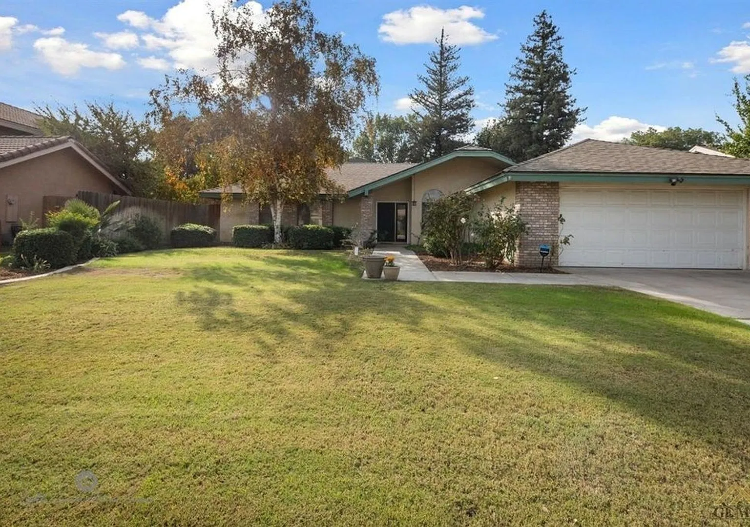 House — Photo 1