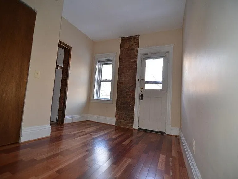 92 Stewart St #2 — Photo 6