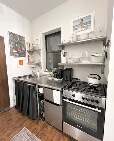 110 Thompson St #4C — Photo 10