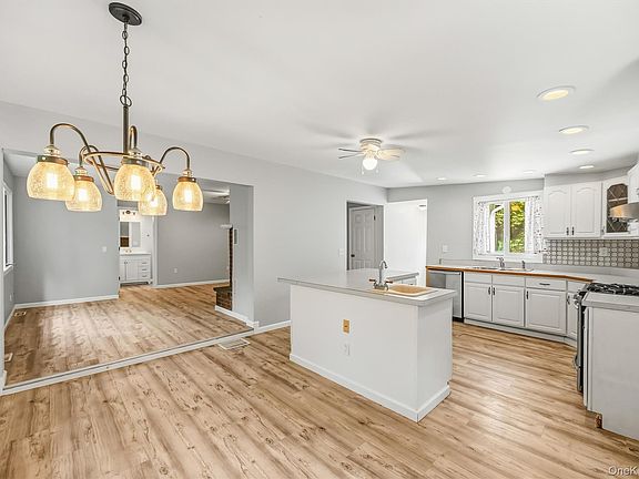 2nd image of 58 Iron Mountain Road