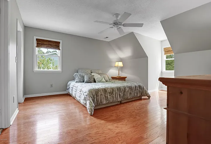 537 Aquarius Dr — Photo 15