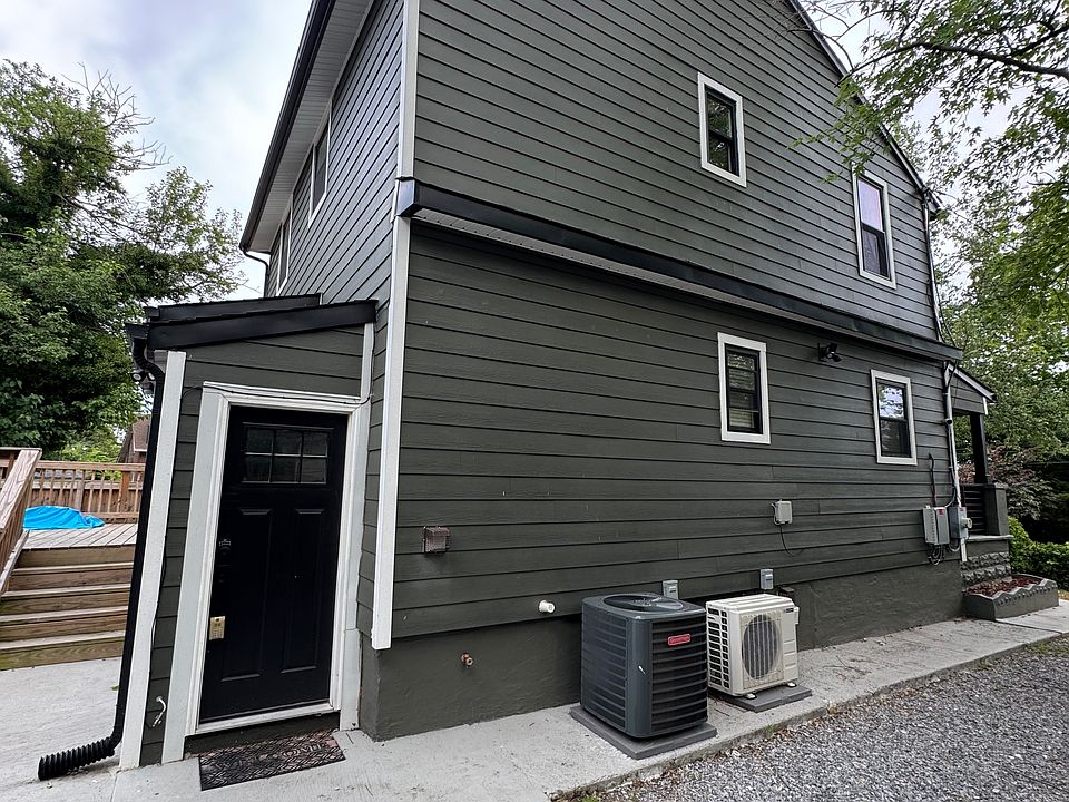 1st image of 4252 Dix St NE