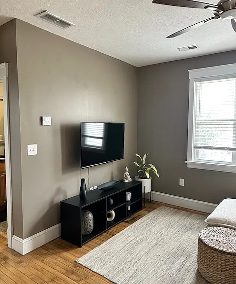 2438 Tremont Ave #4 — Photo 4