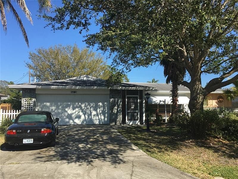 1st image of 1781 Palm Dr
